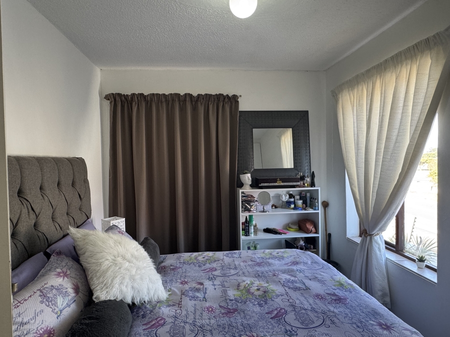 2 Bedroom Property for Sale in Sandbaai Western Cape